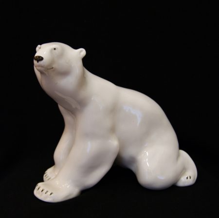 лот №P000344 — Статуэтка «Белый медведь»