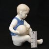 НЕТ В НАЛИЧИИ - лот №P000326 - Статуэтка "Мальчик с мячом"